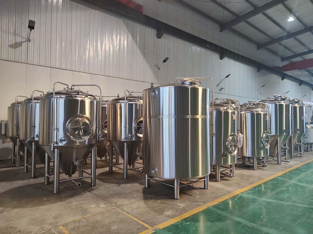 <b>7bbl Single wall beer ferment</b>